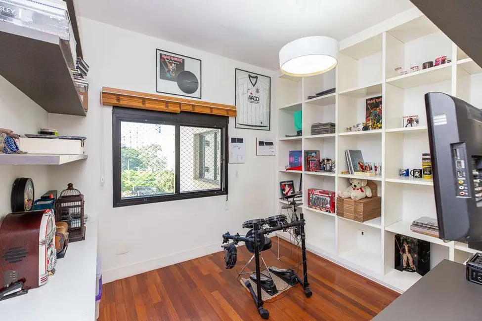 Apartamento com 4 quartos à venda, 188m2 em Moema, São Paulo - SP - imagem 4 Foto 4 de Apartamento com 4 quartos à venda, 188m2 em Moema, São Paulo - SP