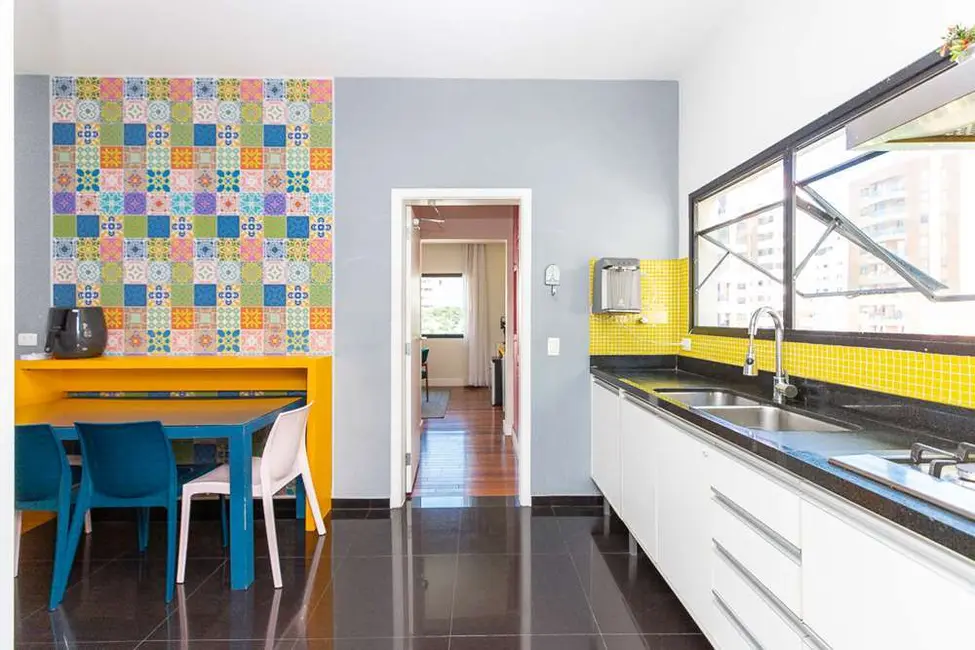 Apartamento com 4 quartos à venda, 188m2 em Moema, São Paulo - SP - imagem 3 Foto 3 de Apartamento com 4 quartos à venda, 188m2 em Moema, São Paulo - SP