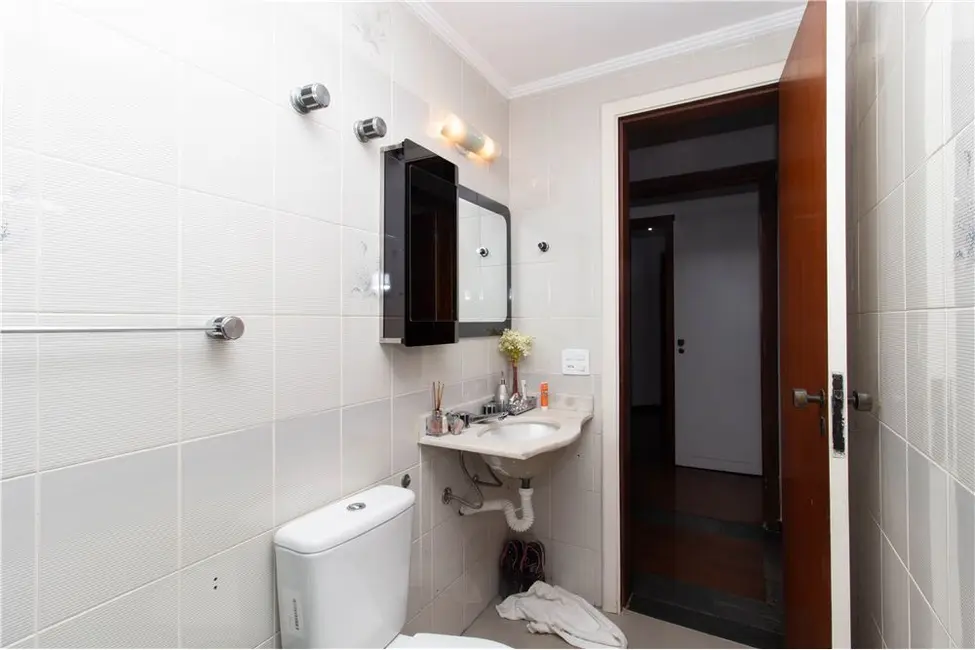 Apartamento com 3 quartos à venda, 143m2 em Moema, São Paulo - SP - imagem 4 Foto 4 de Apartamento com 3 quartos à venda, 143m2 em Moema, São Paulo - SP