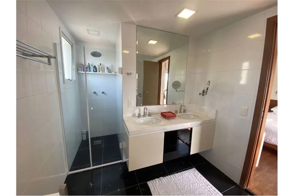 Apartamento com 3 quartos à venda, 200m2 em Moema, São Paulo - SP - imagem 7 Foto 7 de Apartamento com 3 quartos à venda, 200m2 em Moema, São Paulo - SP