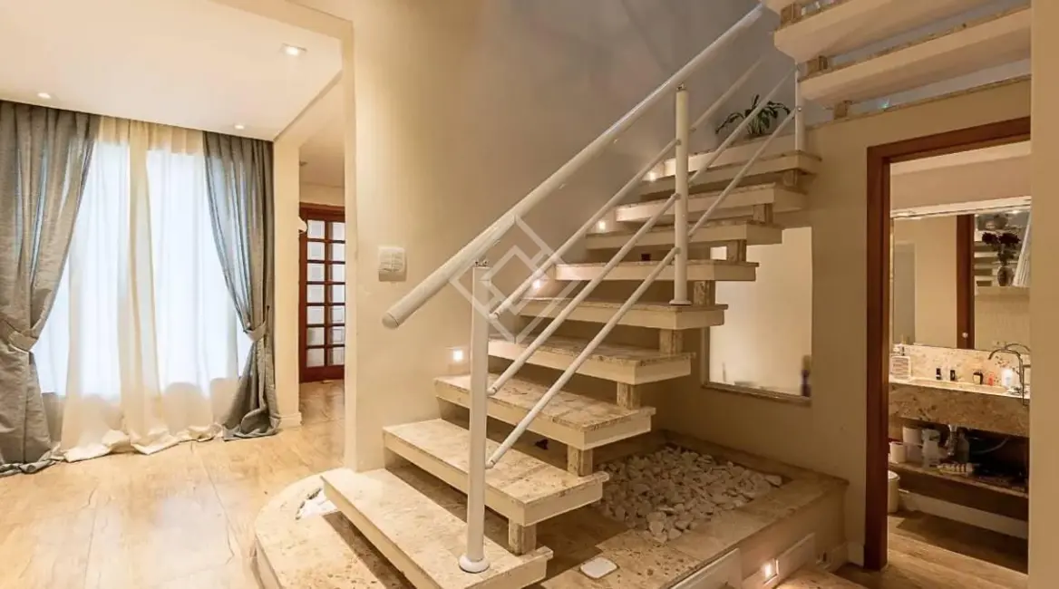 Foto 9 de Casa com 4 quartos à venda, 300m2 em Cambuci, São Paulo - SP