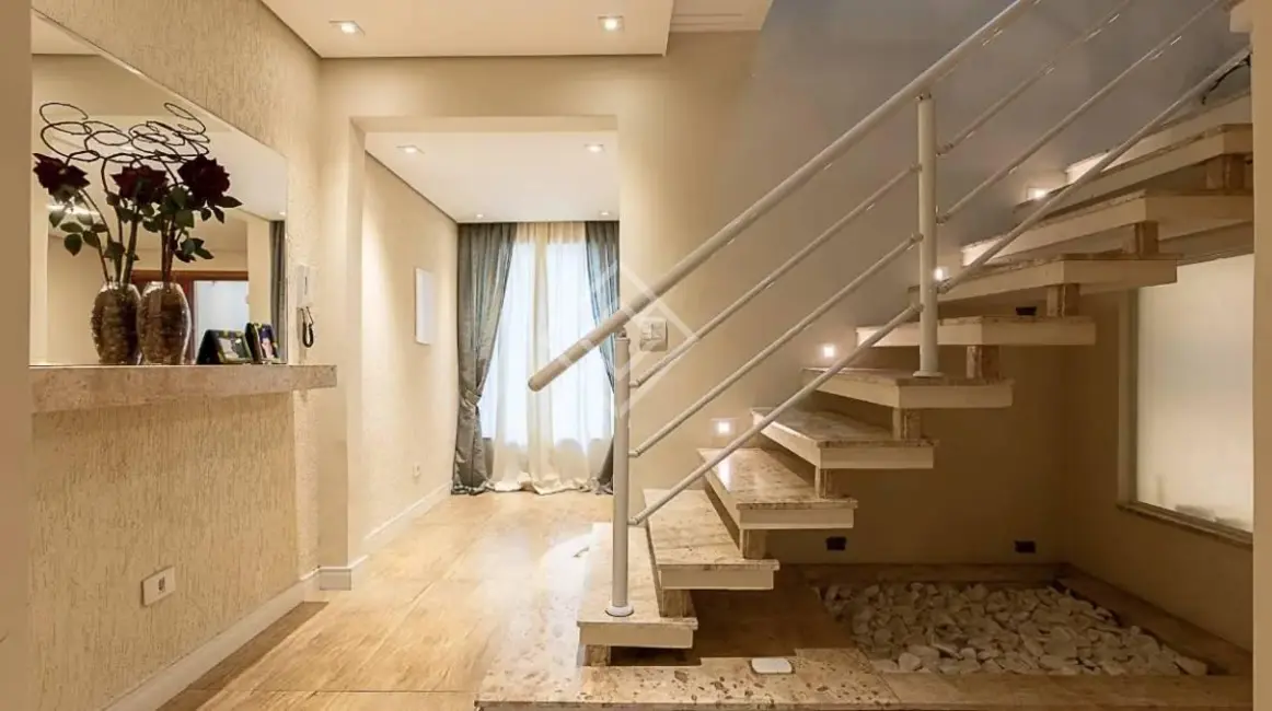 Foto 8 de Casa com 4 quartos à venda, 300m2 em Cambuci, São Paulo - SP