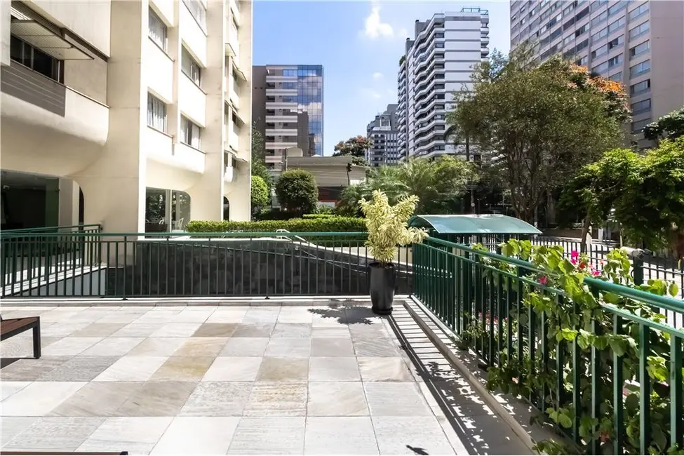 Foto 6 de Apartamento com 2 quartos à venda, 99m2 em Moema, São Paulo - SP