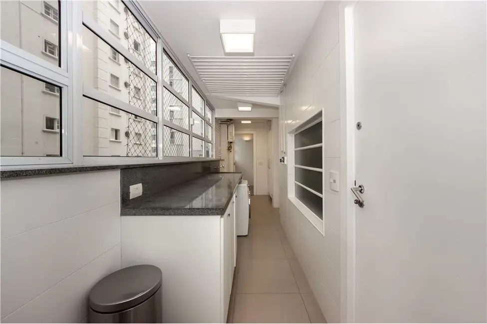 Foto 8 de Apartamento com 3 quartos à venda, 198m2 em Itaim Bibi, São Paulo - SP