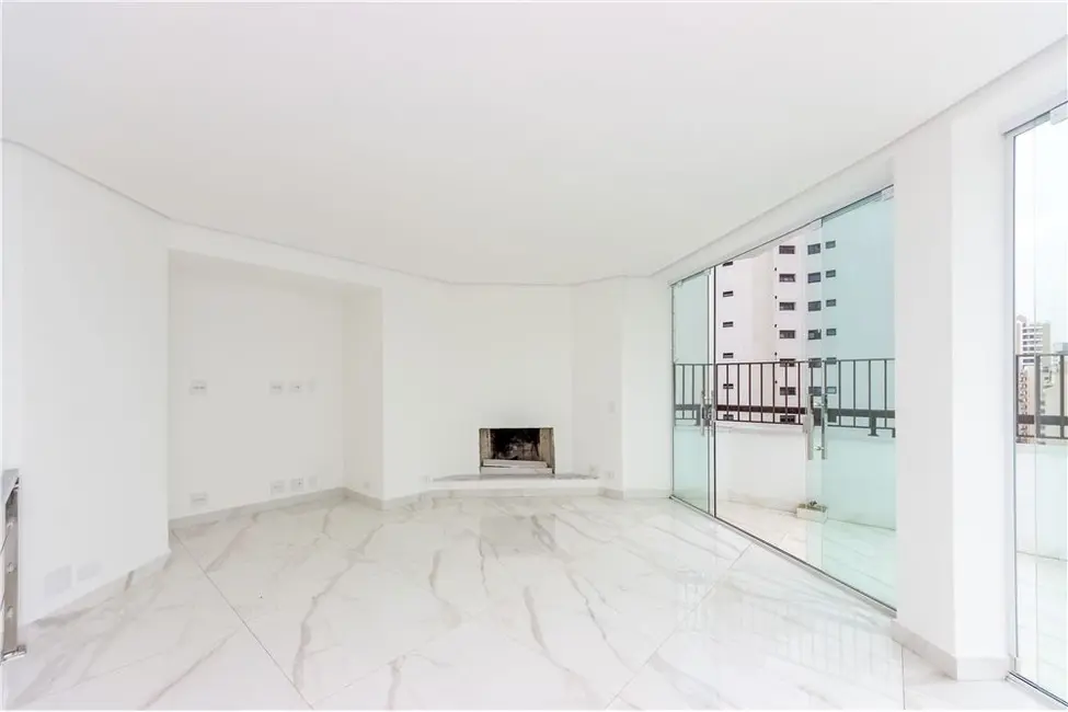 Foto 4 de Cobertura com 3 quartos à venda, 250m2 em Moema, São Paulo - SP