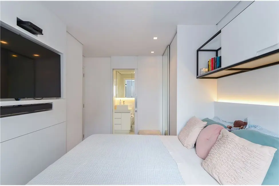 Apartamento com 4 quartos à venda, 131m2 em Aclimação, São Paulo - SP - imagem 7 Foto 7 de Apartamento com 4 quartos à venda, 131m2 em Aclimação, São Paulo - SP