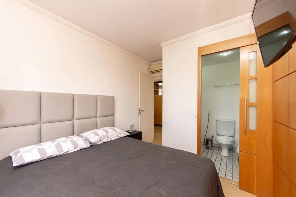 Foto 2 de Apartamento com 2 quartos à venda, 67m2 em Aclimação, São Paulo - SP