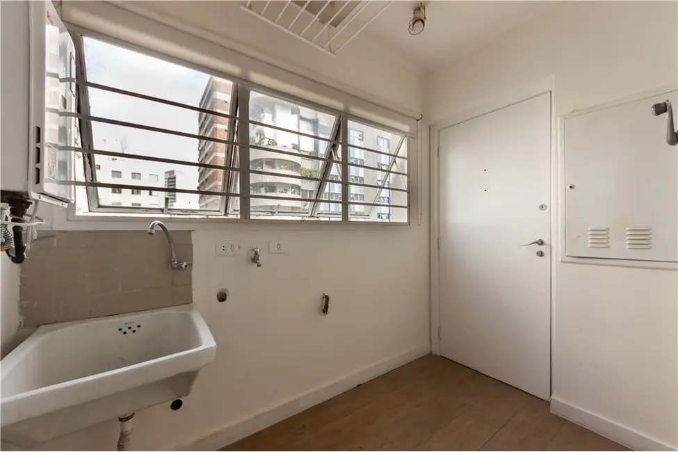 Apartamento com 3 quartos à venda, 158m2 em Vila Nova Conceição, São Paulo - SP - imagem 8 Foto 8 de Apartamento com 3 quartos à venda, 158m2 em Vila Nova Conceição, São Paulo - SP