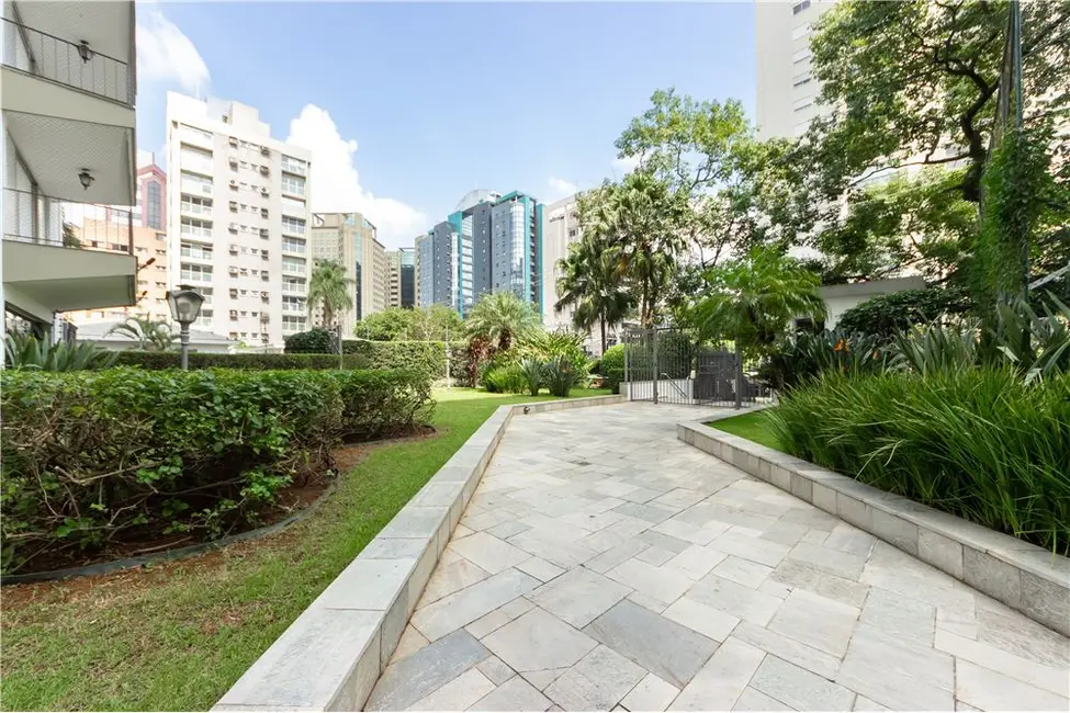 Apartamento com 3 quartos à venda, 168m2 em Moema, São Paulo - SP - imagem 5 Foto 5 de Apartamento com 3 quartos à venda, 168m2 em Moema, São Paulo - SP