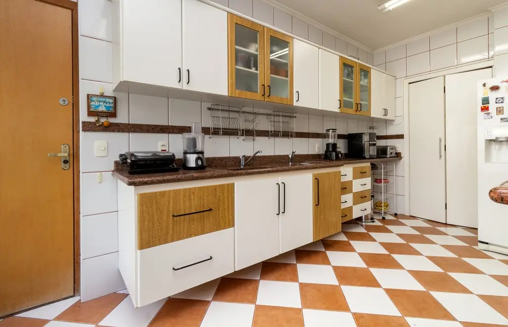 Apartamento com 3 quartos à venda, 180m2 em Santa Cecília, São Paulo - SP - imagem 8 Foto 8 de Apartamento com 3 quartos à venda, 180m2 em Santa Cecília, São Paulo - SP