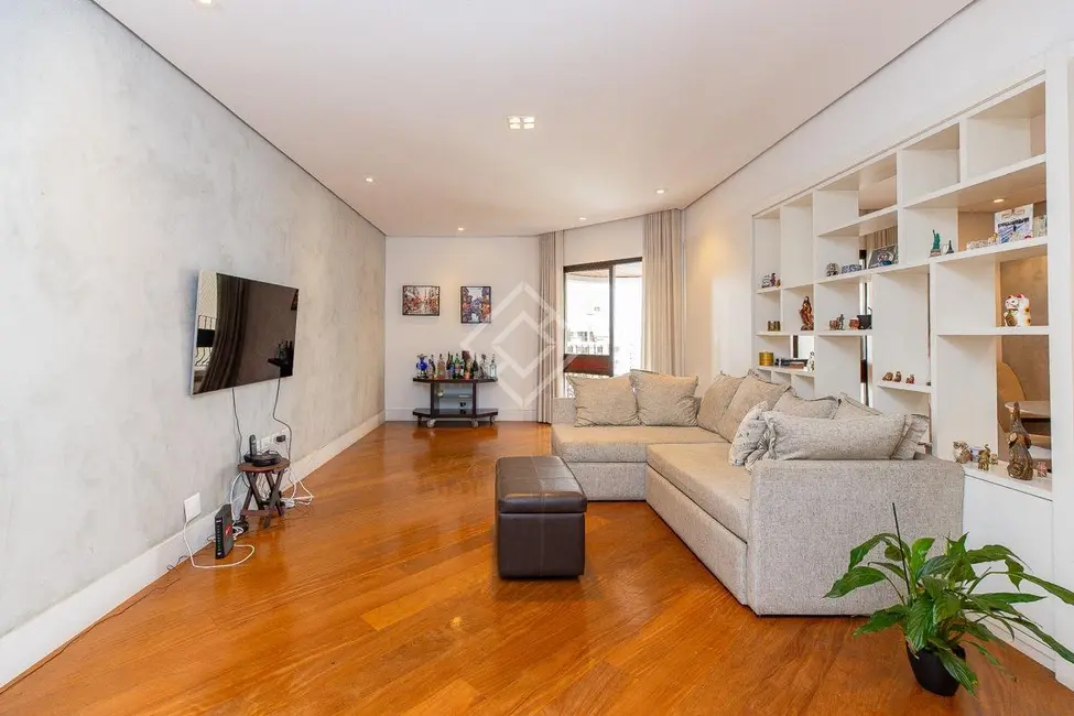 Apartamento com 3 quartos à venda, 146m2 em Moema, São Paulo - SP - imagem 2 Foto 2 de Apartamento com 3 quartos à venda, 146m2 em Moema, São Paulo - SP