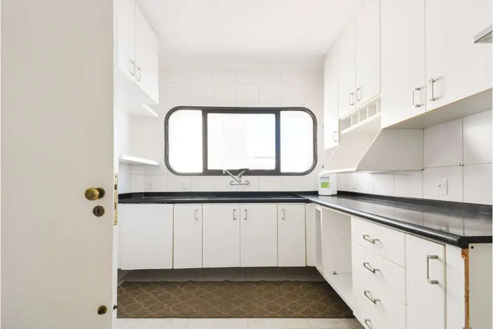 Foto 6 de Apartamento com 3 quartos à venda, 195m2 em Aclimação, São Paulo - SP