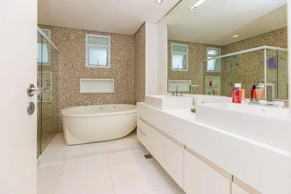 Apartamento com 3 quartos à venda, 240m2 em Aclimação, São Paulo - SP - imagem 5 Foto 5 de Apartamento com 3 quartos à venda, 240m2 em Aclimação, São Paulo - SP