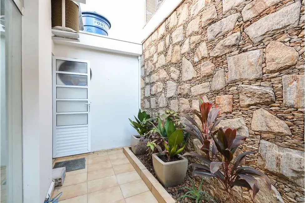 Foto 2 de Casa com 3 quartos à venda, 150m2 em Mirandópolis, São Paulo - SP