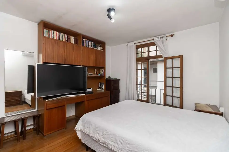 Casa com 6 quartos à venda, 277m2 em Chácara Santo Antônio (Zona Sul), São Paulo - SP - imagem 6 Foto 6 de Casa com 6 quartos à venda, 277m2 em Chácara Santo Antônio (Zona Sul), São Paulo - SP