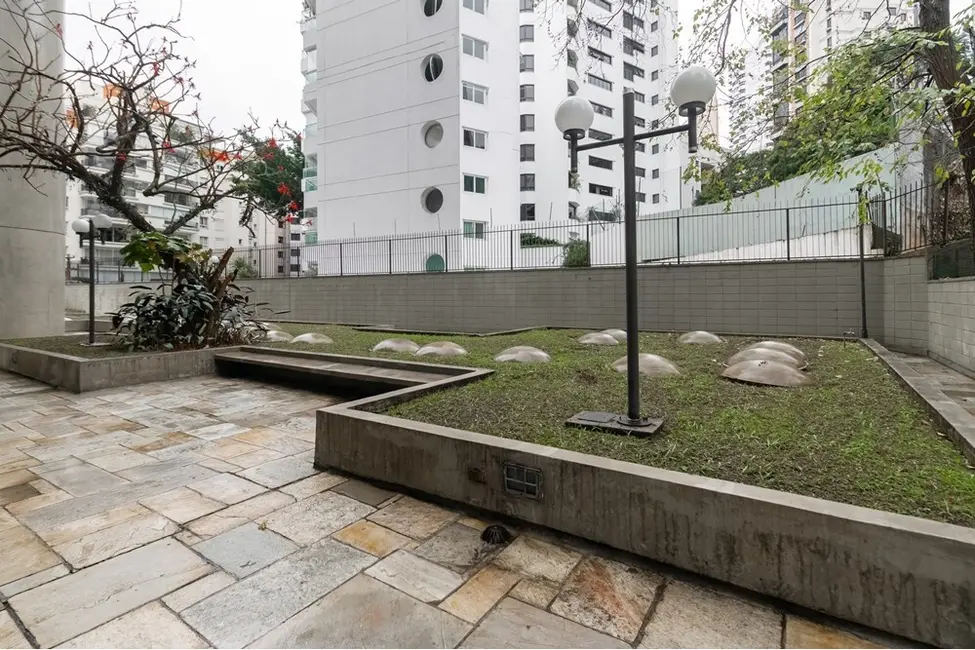 Apartamento com 3 quartos à venda, 170m2 em Real Parque, São Paulo - SP - imagem 2 Foto 2 de Apartamento com 3 quartos à venda, 170m2 em Real Parque, São Paulo - SP