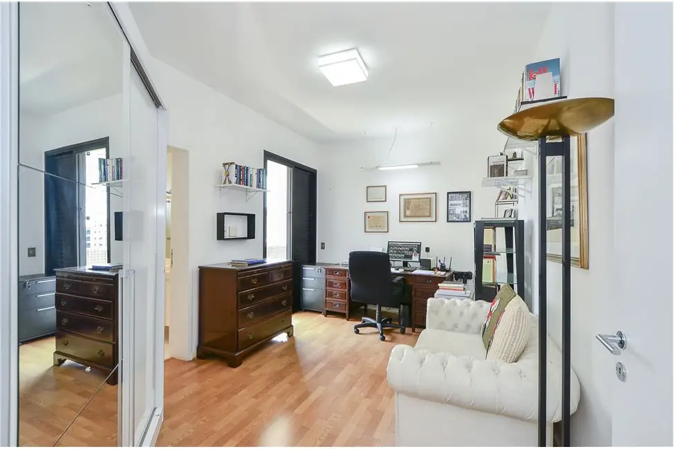 Foto 5 de Apartamento com 4 quartos à venda, 326m2 em Real Parque, São Paulo - SP