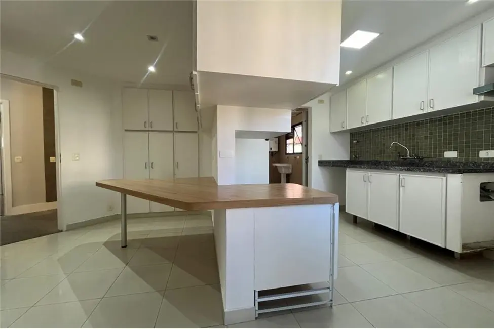 Apartamento com 3 quartos à venda, 139m2 em Vila Andrade, São Paulo - SP - imagem 3 Foto 3 de Apartamento com 3 quartos à venda, 139m2 em Vila Andrade, São Paulo - SP