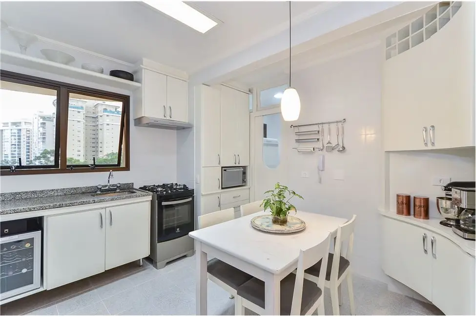 Foto 5 de Apartamento com 3 quartos à venda, 189m2 em Vila Suzana, São Paulo - SP