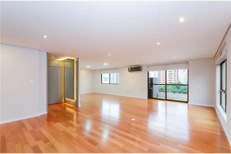 Apartamento com 3 quartos à venda, 171m2 em Moema, São Paulo - SP - imagem 1 Foto 1 de Apartamento com 3 quartos à venda, 171m2 em Moema, São Paulo - SP