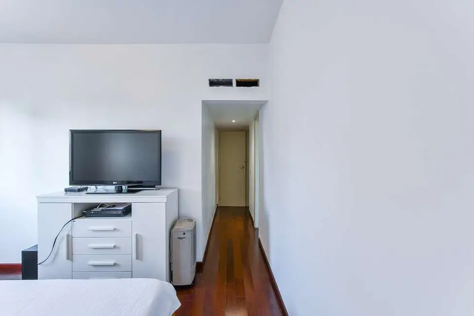 Apartamento com 4 quartos à venda, 200m2 em Moema, São Paulo - SP - imagem 7 Foto 7 de Apartamento com 4 quartos à venda, 200m2 em Moema, São Paulo - SP