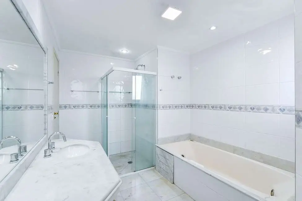 Apartamento com 4 quartos à venda, 200m2 em Moema, São Paulo - SP - imagem 8 Foto 8 de Apartamento com 4 quartos à venda, 200m2 em Moema, São Paulo - SP