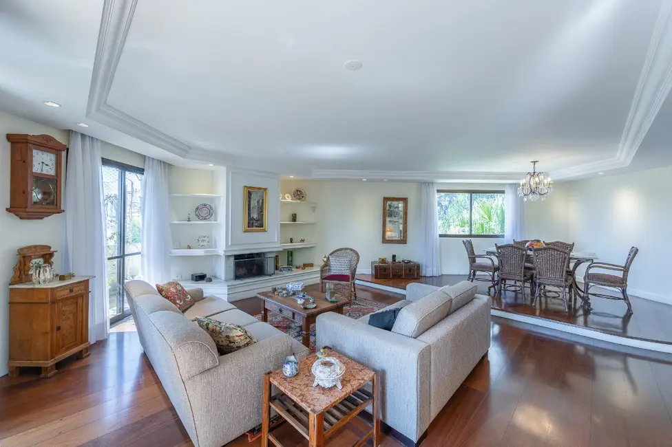 Apartamento com 4 quartos para alugar, 221m2 em Campo Belo, São Paulo - SP - imagem 6 Foto 6 de Apartamento com 4 quartos para alugar, 221m2 em Campo Belo, São Paulo - SP