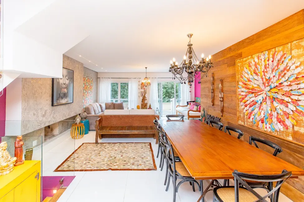 Foto 2 de Casa de Condomínio com 3 quartos à venda, 238m2 em Jardim Vitória Régia, São Paulo - SP