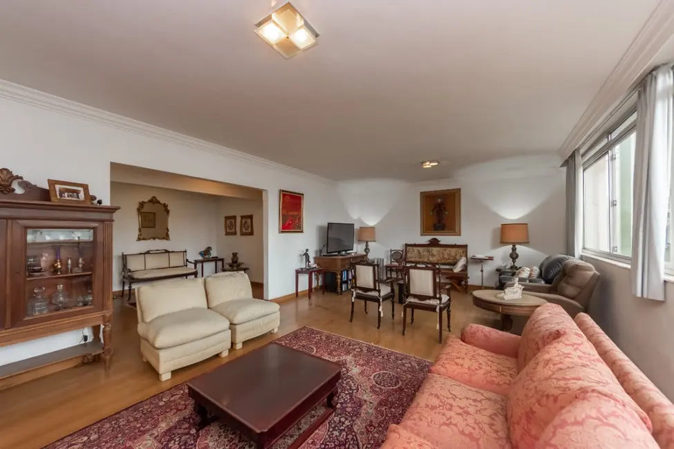 Apartamento com 3 quartos à venda, 210m2 em Itaim Bibi, São Paulo - SP - imagem 4 Foto 4 de Apartamento com 3 quartos à venda, 210m2 em Itaim Bibi, São Paulo - SP