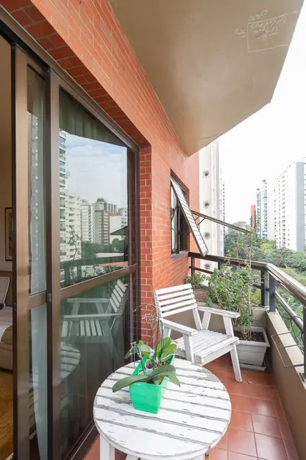 Foto 5 de Apartamento com 3 quartos à venda, 142m2 em Itaim Bibi, São Paulo - SP