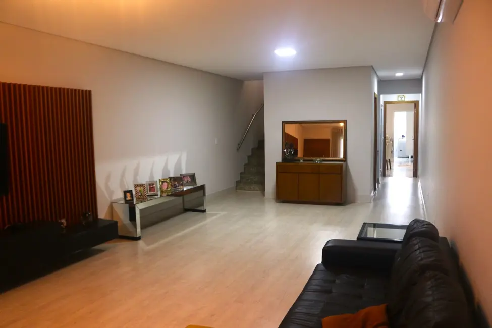 Foto 3 de Casa de Condomínio com 4 quartos à venda, 329m2 em Jardim Regina, São Paulo - SP