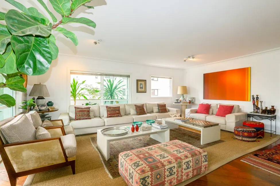 Apartamento com 3 quartos à venda, 210m2 em Moema, São Paulo - SP - imagem 4 Foto 4 de Apartamento com 3 quartos à venda, 210m2 em Moema, São Paulo - SP