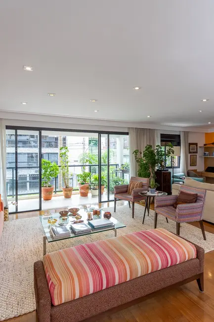 Apartamento com 3 quartos à venda, 161m2 em Vila Nova Conceição, São Paulo - SP - imagem 7 Foto 7 de Apartamento com 3 quartos à venda, 161m2 em Vila Nova Conceição, São Paulo - SP