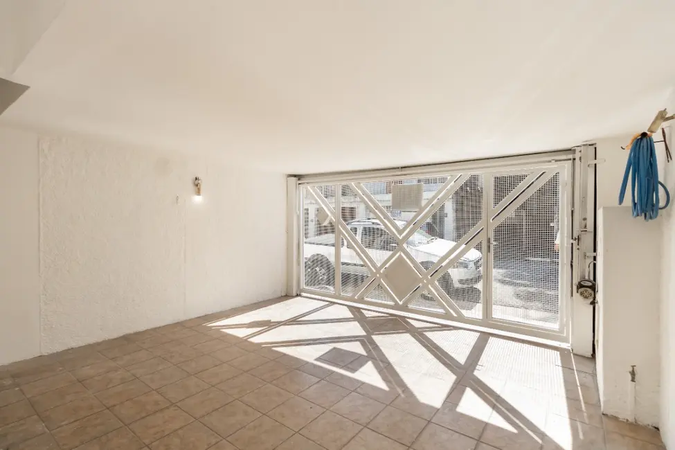Foto 2 de Casa com 4 quartos à venda, 150m2 em Vila Marari, São Paulo - SP