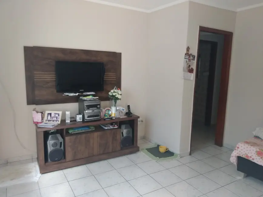 Foto 2 de Casa de Vila com 3 quartos à venda, 150m2 em Cidade Domitila, São Paulo - SP