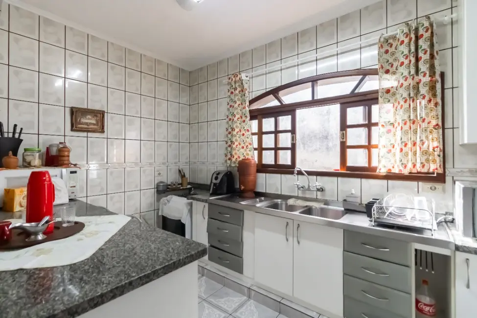Foto 1 de Casa com 4 quartos à venda, 260m2 em Vila Zat, São Paulo - SP