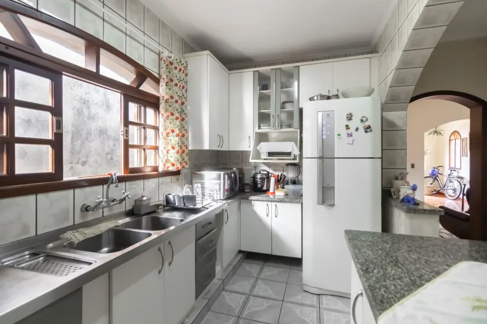 Foto 5 de Casa com 4 quartos à venda, 260m2 em Vila Zat, São Paulo - SP