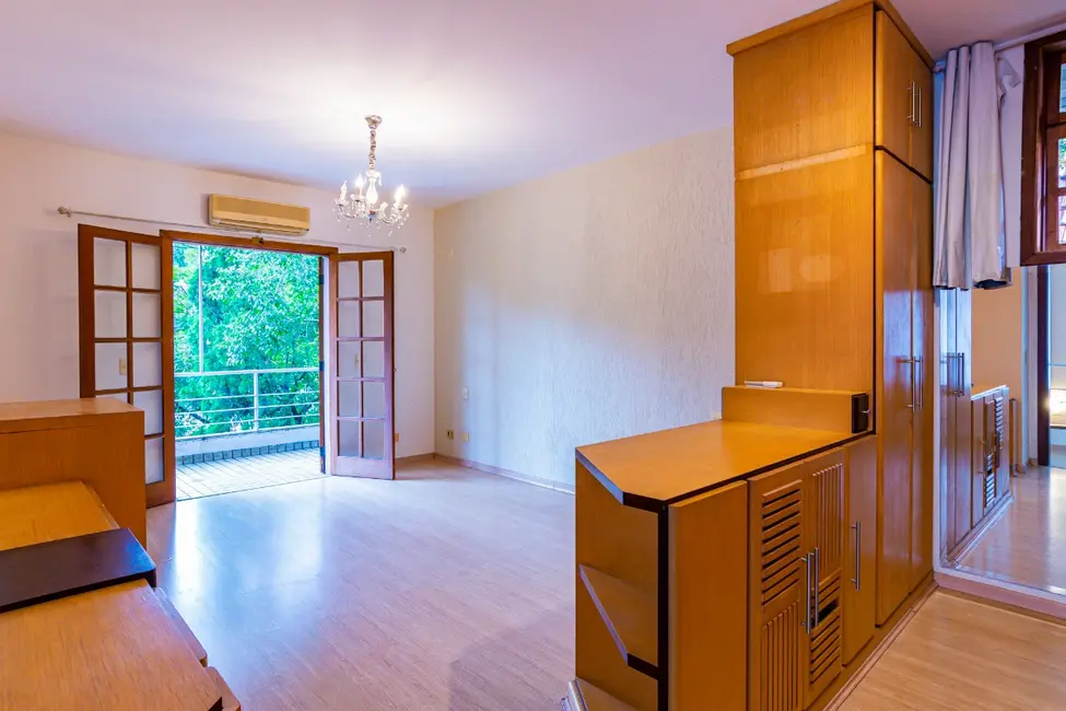 Sobrado com 4 quartos à venda, 330m2 em Jardim Morumbi, São Paulo - SP - imagem 9 Foto 9 de Sobrado com 4 quartos à venda, 330m2 em Jardim Morumbi, São Paulo - SP