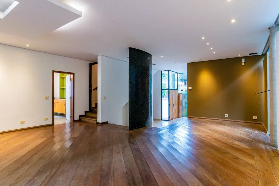 Sobrado com 4 quartos à venda, 330m2 em Jardim Morumbi, São Paulo - SP - imagem 4 Foto 4 de Sobrado com 4 quartos à venda, 330m2 em Jardim Morumbi, São Paulo - SP