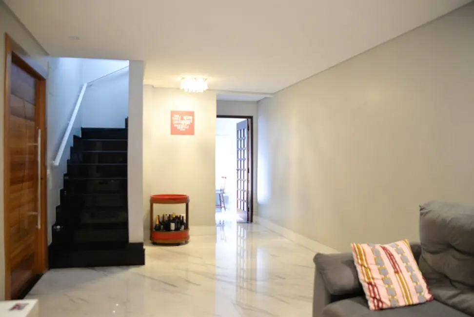 Sobrado com 3 quartos à venda, 243m2 em Parque São Domingos, São Paulo - SP - imagem 4 Foto 4 de Sobrado com 3 quartos à venda, 243m2 em Parque São Domingos, São Paulo - SP