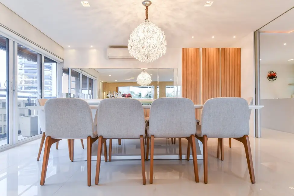 Foto 8 de Apartamento com 3 quartos à venda, 244m2 em Vila Nova Conceição, São Paulo - SP