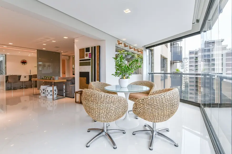 Foto 3 de Apartamento com 3 quartos à venda, 244m2 em Vila Nova Conceição, São Paulo - SP