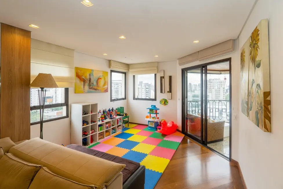 Apartamento com 3 quartos à venda, 201m2 em Moema, São Paulo - SP - imagem 6 Foto 6 de Apartamento com 3 quartos à venda, 201m2 em Moema, São Paulo - SP