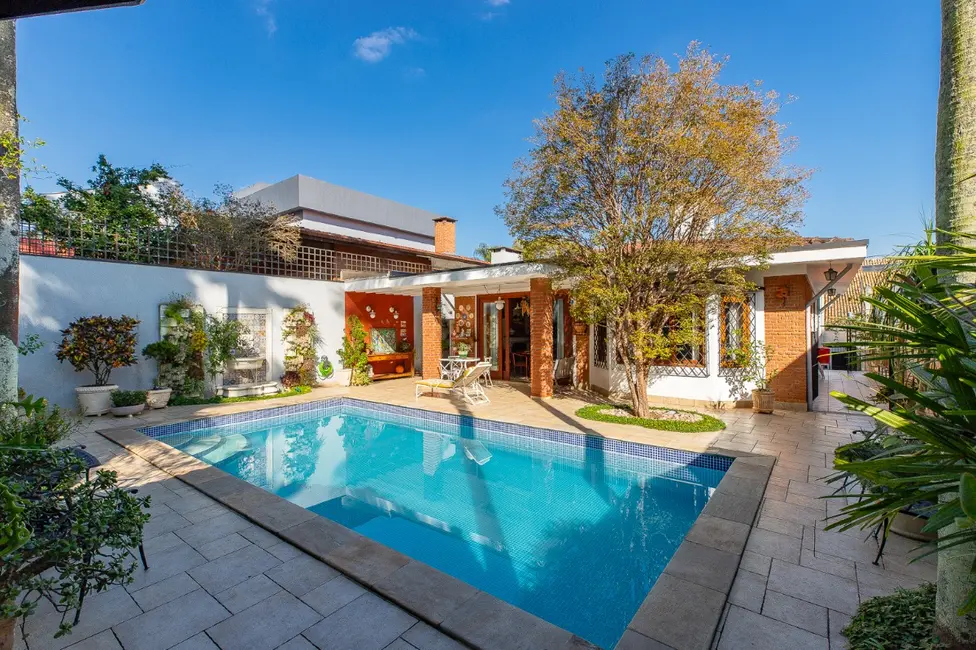 Casa com 3 quartos à venda, 228m2 em Jardim Marajoara, São Paulo - SP - imagem 1 Foto 1 de Casa com 3 quartos à venda, 228m2 em Jardim Marajoara, São Paulo - SP