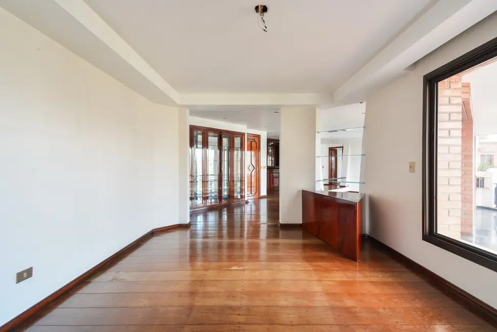 Foto 9 de Apartamento com 4 quartos à venda, 274m2 em Pacaembu, São Paulo - SP