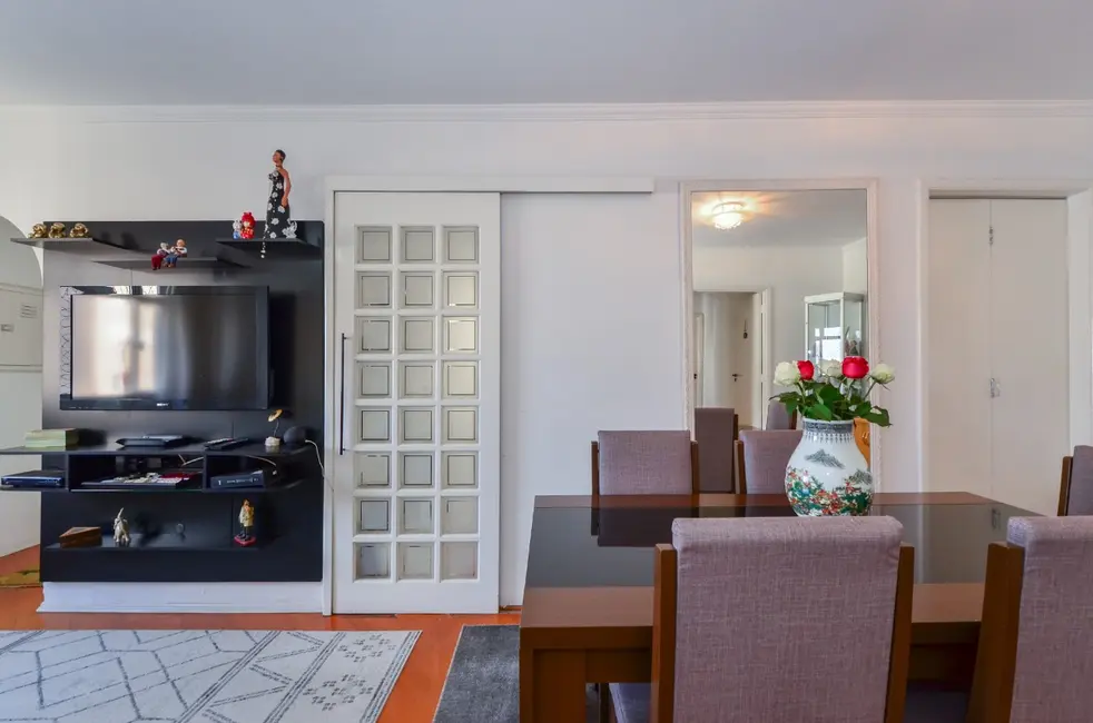 Apartamento com 2 quartos à venda, 85m2 em Aclimação, São Paulo - SP - imagem 3 Foto 3 de Apartamento com 2 quartos à venda, 85m2 em Aclimação, São Paulo - SP