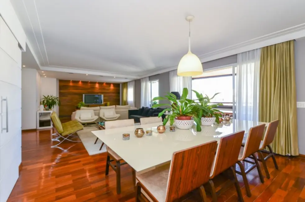 Apartamento com 3 quartos à venda, 202m2 em Moema, São Paulo - SP - imagem 5 Foto 5 de Apartamento com 3 quartos à venda, 202m2 em Moema, São Paulo - SP