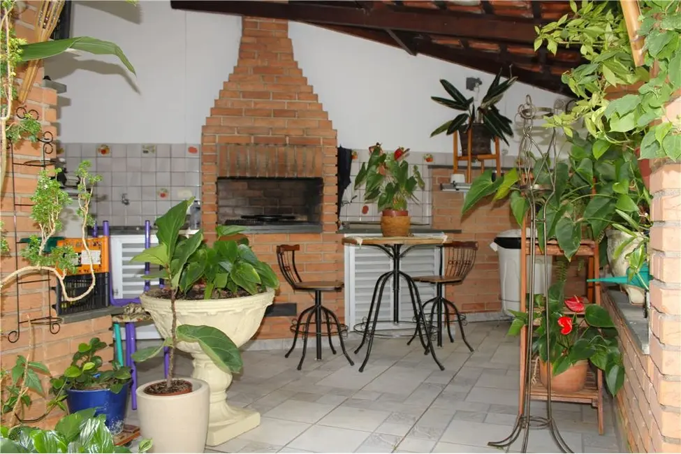 Foto 2 de Casa de Vila à venda, 410m2 em Jardim das Vertentes, São Paulo - SP