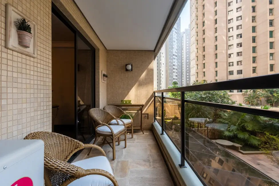 Foto 9 de Apartamento com 3 quartos à venda, 120m2 em Moema, São Paulo - SP