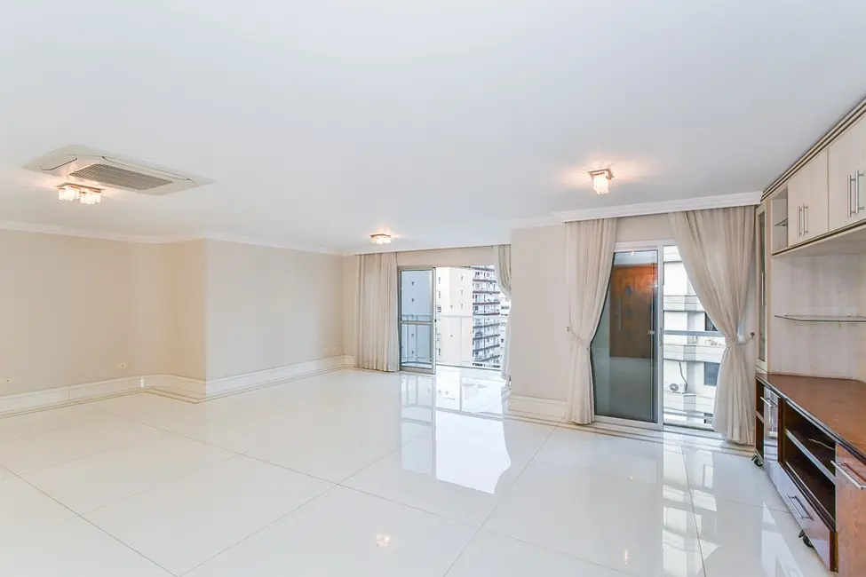 Foto 5 de Apartamento com 3 quartos à venda, 214m2 em Itaim Bibi, São Paulo - SP